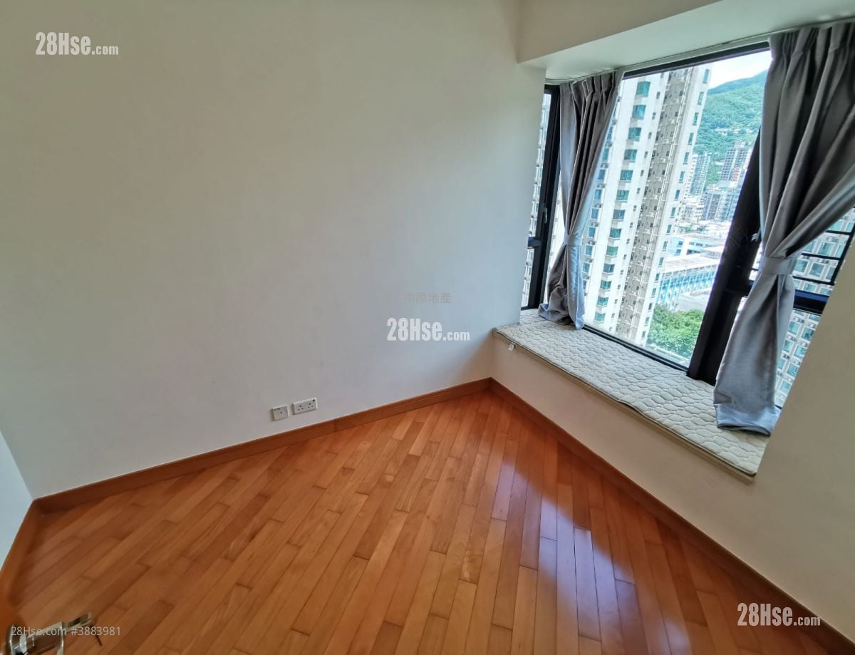 Chelsea Court Sell 2 Bedrooms , 1 Bathroom 471 ft²