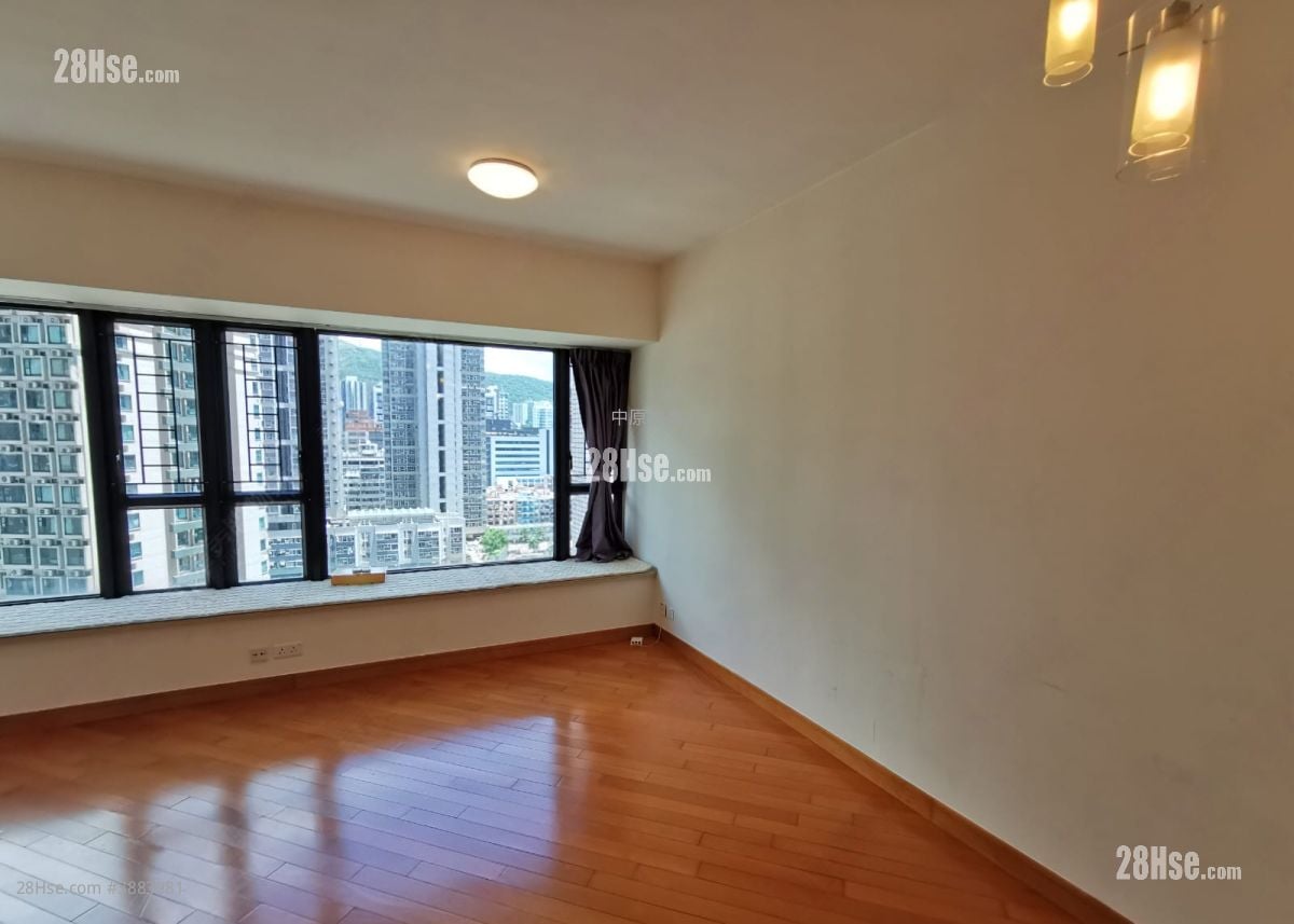 Chelsea Court Sell 2 Bedrooms , 1 Bathroom 471 ft²