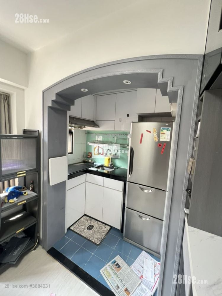 Siu Fung Court Sell 2 Bedrooms , 1 Bathroom 278 ft²