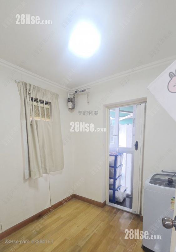 Yuk Po Court Sell 2 Bedrooms , 1 Bathroom 546 ft²