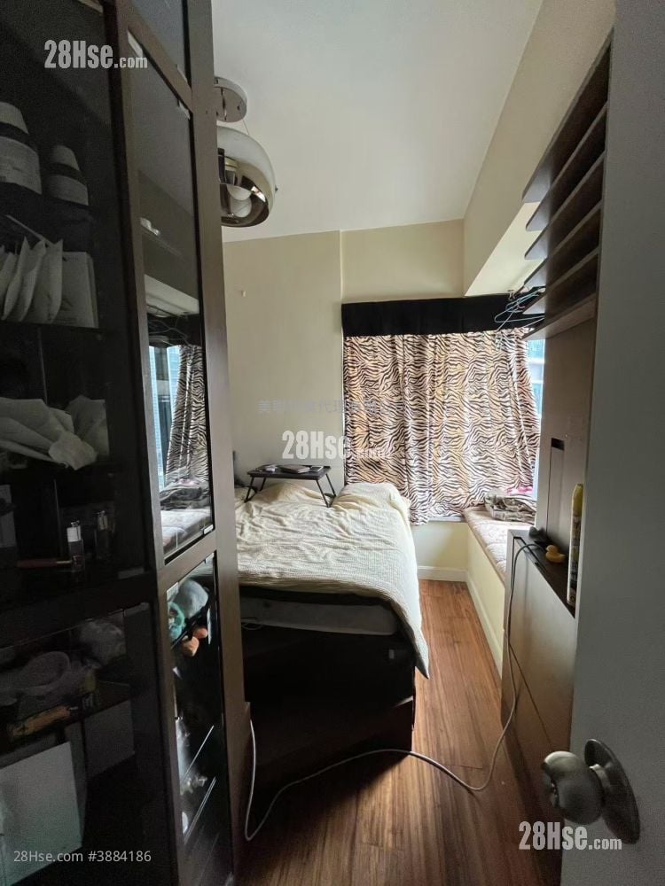 Metro City Rental 3 Bedrooms , 2 Bathrooms 538 ft²