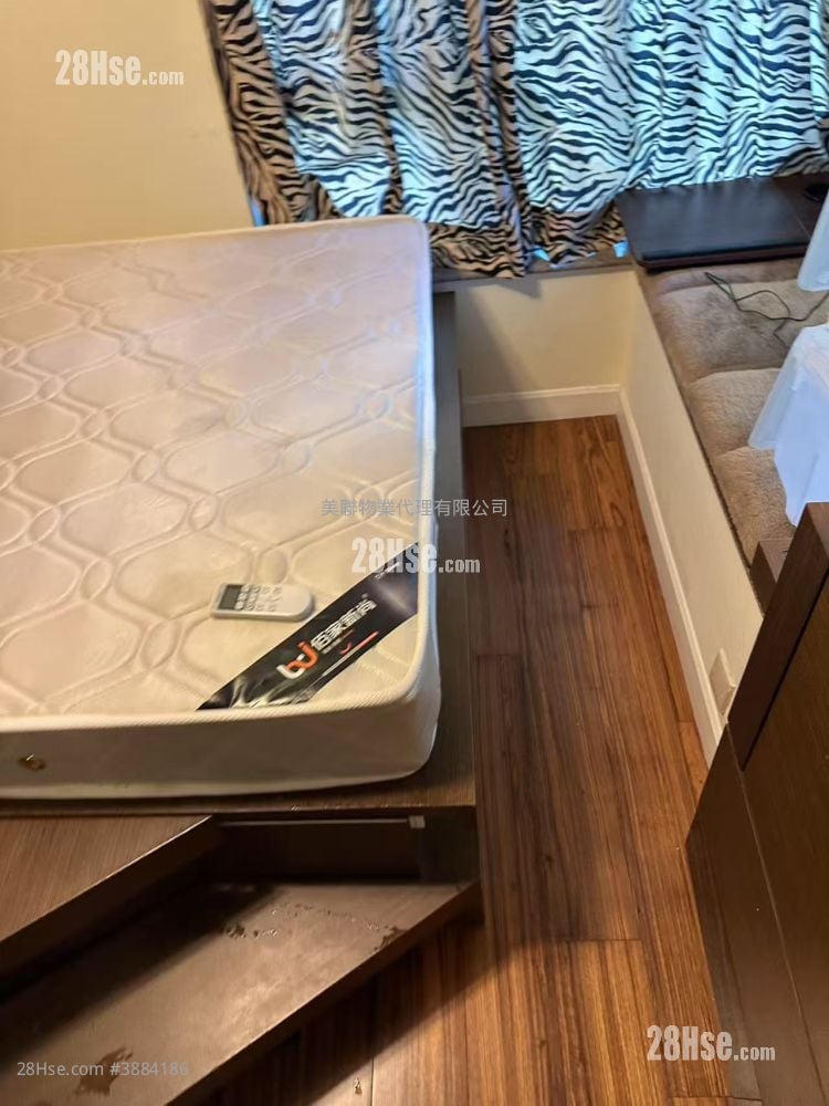 Metro City Rental 3 Bedrooms , 2 Bathrooms 538 ft²