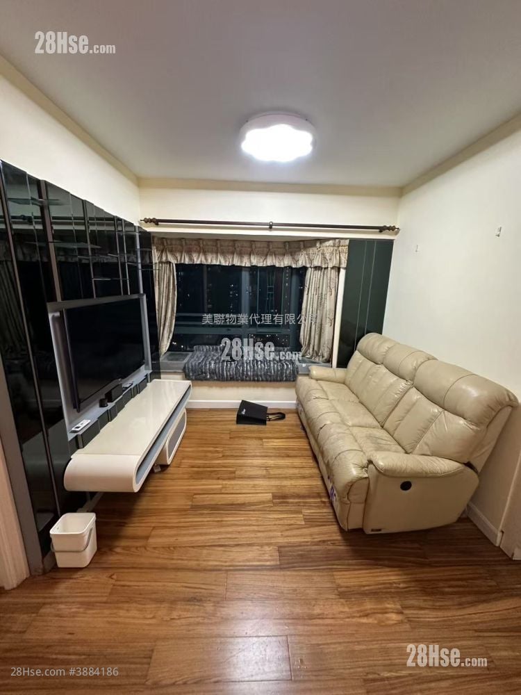 Metro City Rental 3 Bedrooms , 2 Bathrooms 538 ft²