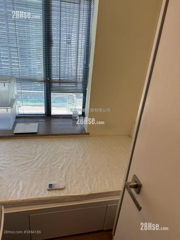 Metro City Rental 3 Bedrooms , 2 Bathrooms 538 ft²