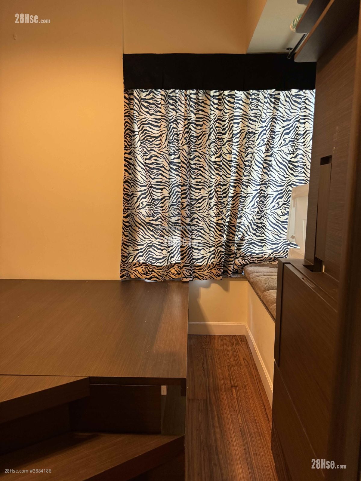 Metro City Rental 3 Bedrooms , 2 Bathrooms 538 ft²