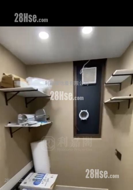 Lp6 Rental 3 Bedrooms , 3 Bathrooms 906 ft²