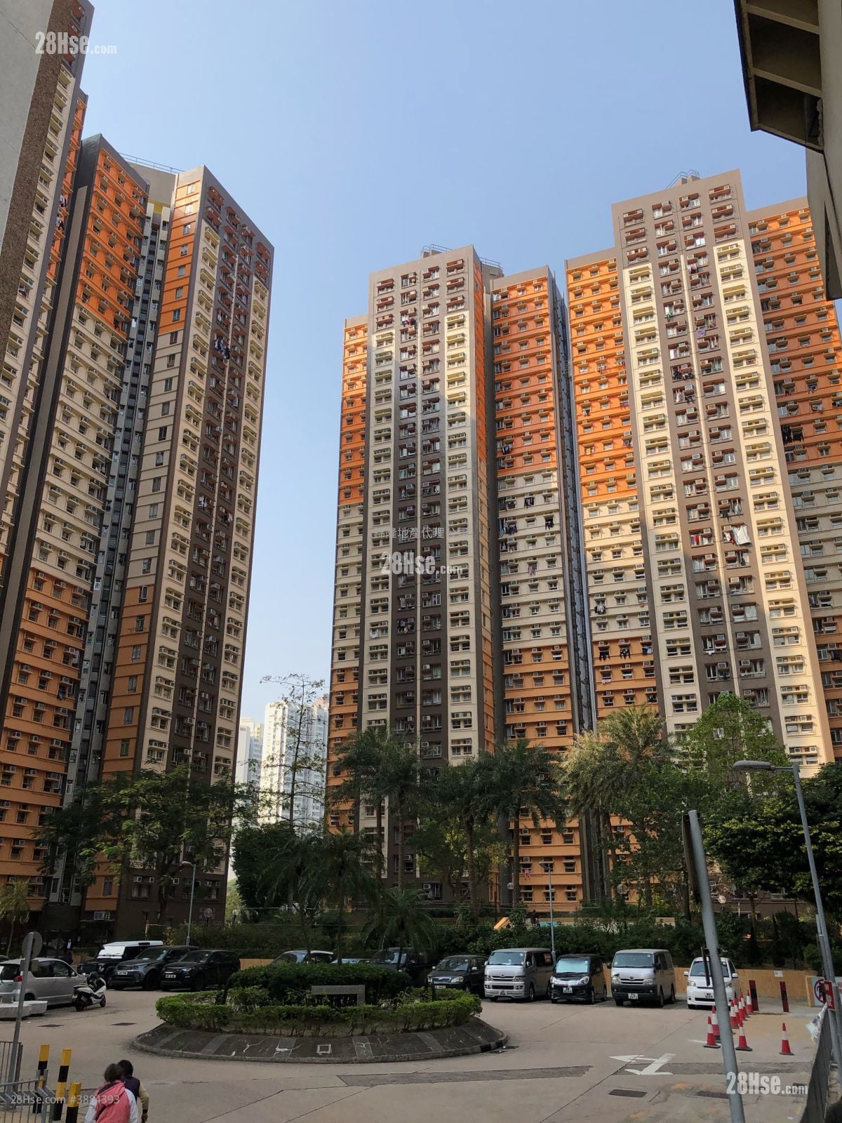 Lok Nga Court Sell 2 Bedrooms , 1 Bathroom 431 ft²