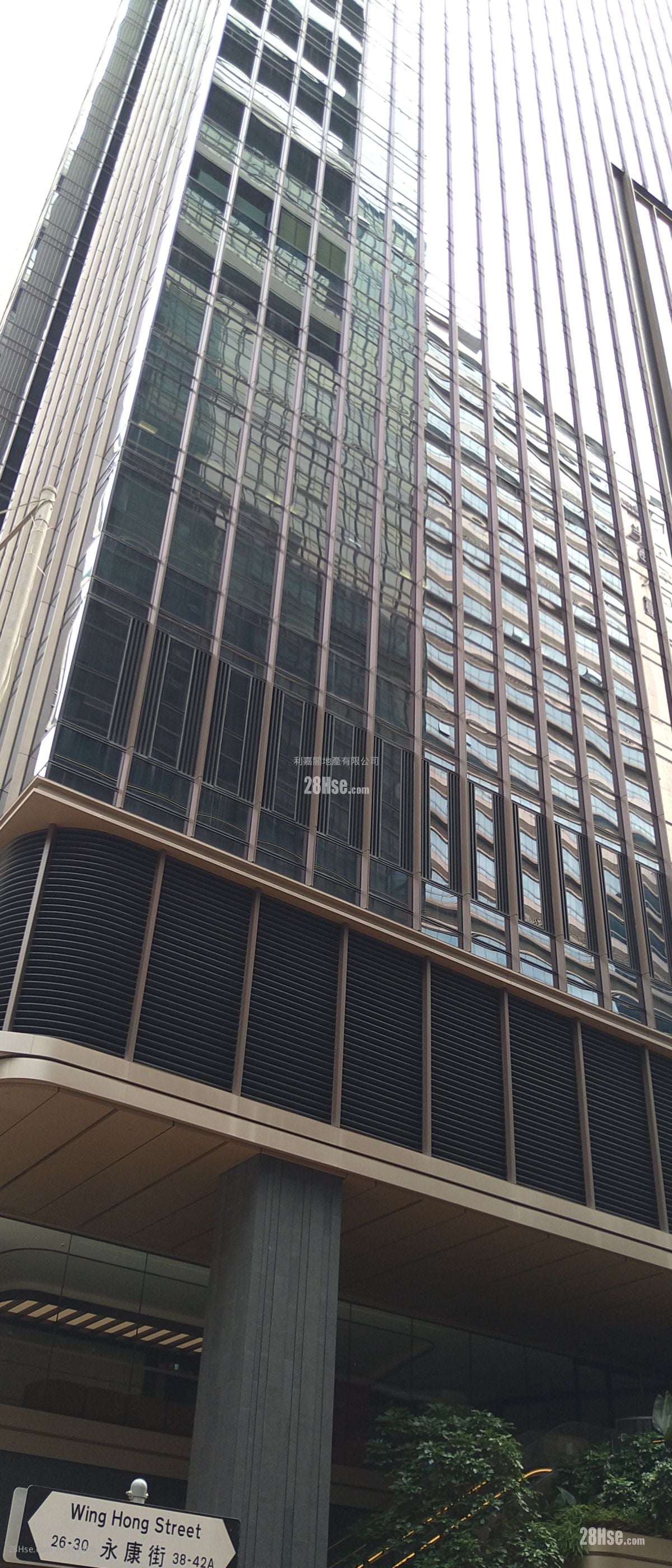 83 Wing Hong Street Sell 592 ft²