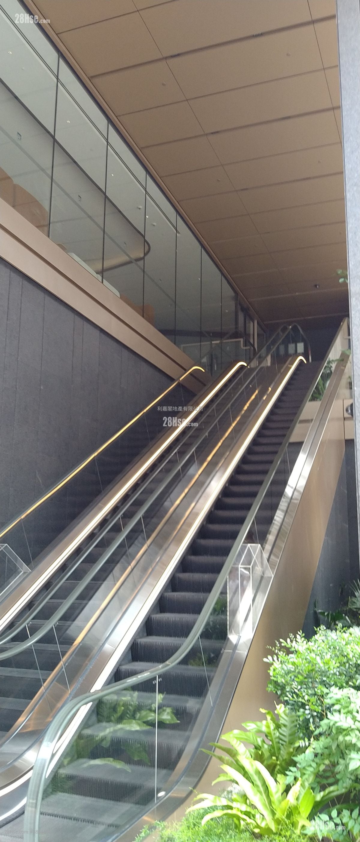 83 Wing Hong Street Sell 592 ft²