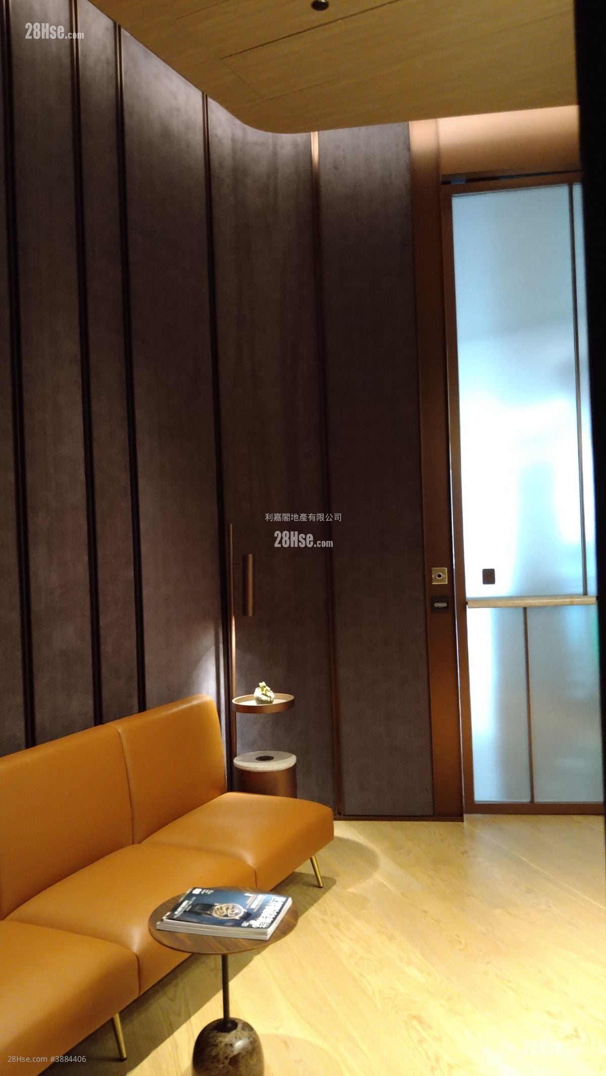 83 Wing Hong Street Sell 592 ft²