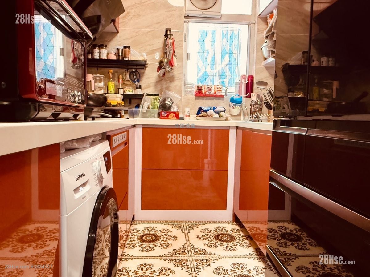 Tin Chung Court Sell 2 Bedrooms 506 ft²