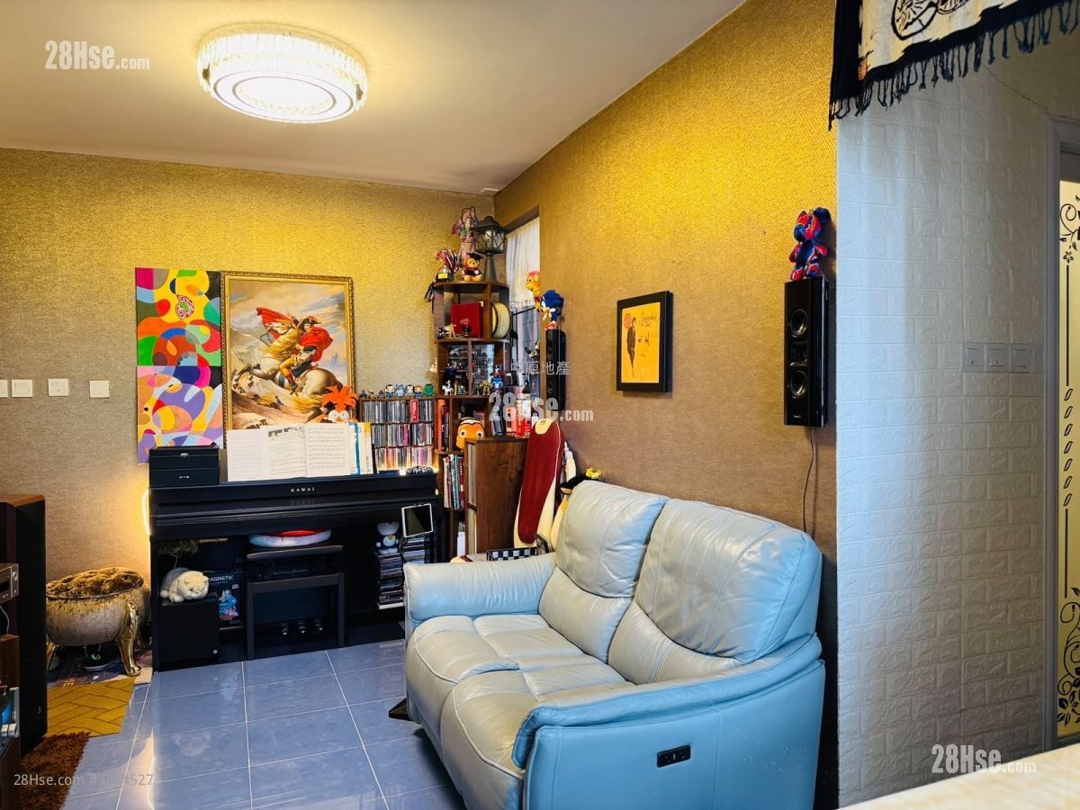 Tin Chung Court Sell 2 Bedrooms 506 ft²