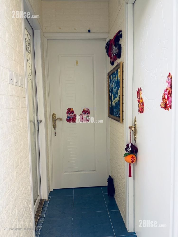 Tin Chung Court Sell 2 Bedrooms 506 ft²