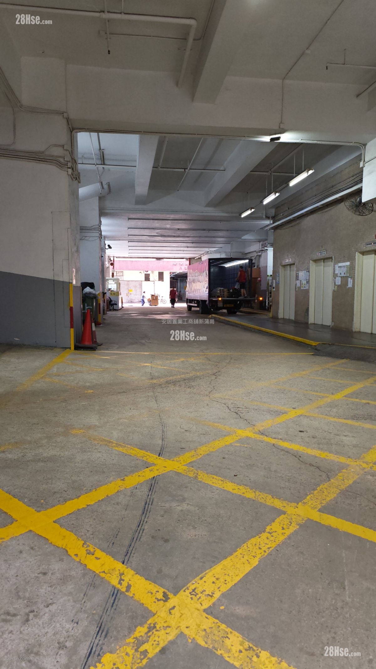 Perfect Industrial Building Rental 5+ Bedrooms , 2 Toilets 3,385 ft²