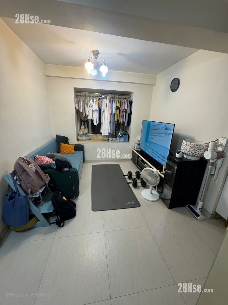 Lucky Plaza Rental 3 Bedrooms , 1 Bathroom 505 ft²