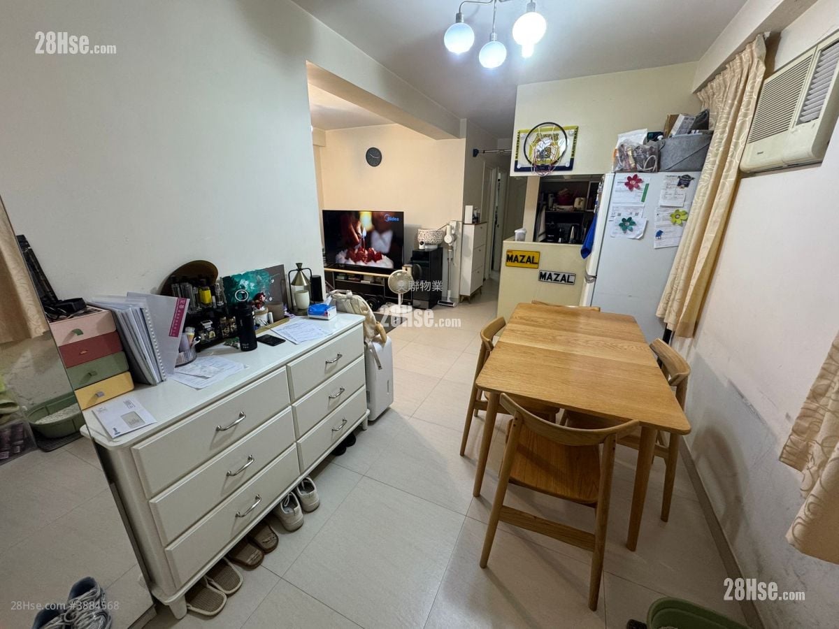 Lucky Plaza Rental 3 Bedrooms , 1 Bathroom 505 ft²