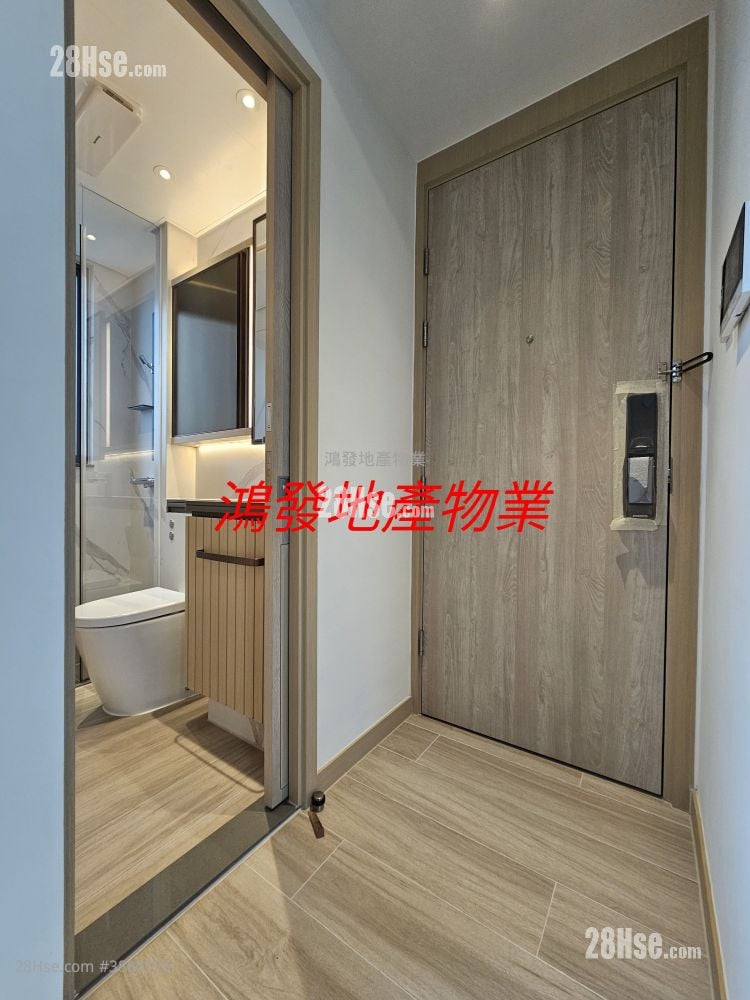 J Loft Rental 238 ft²