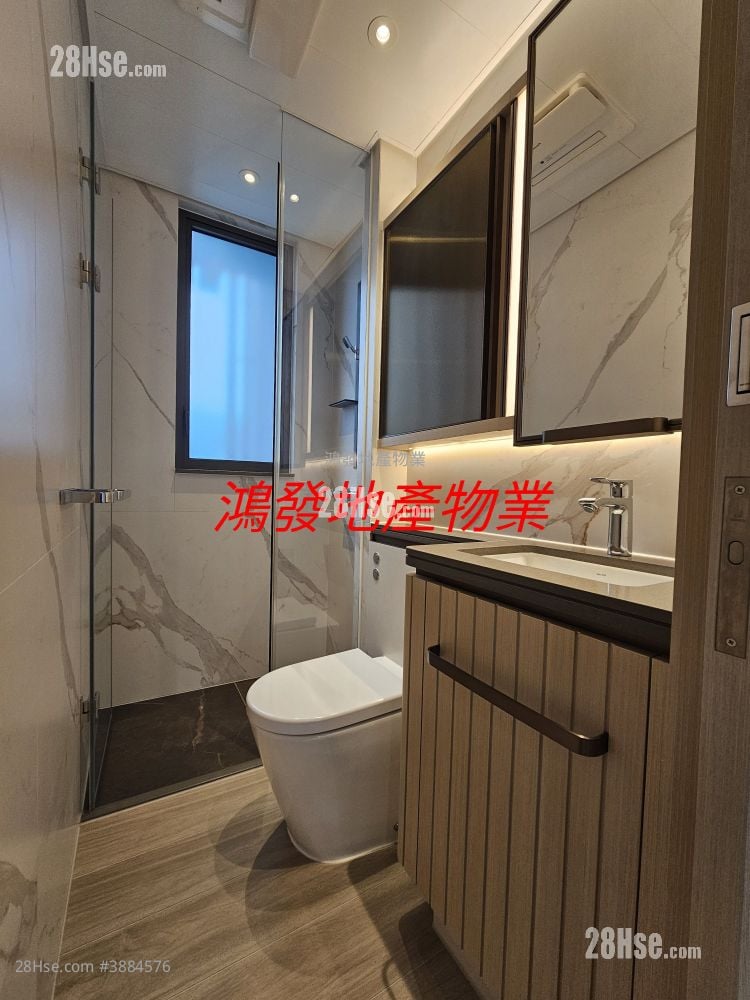 J Loft Rental 238 ft²