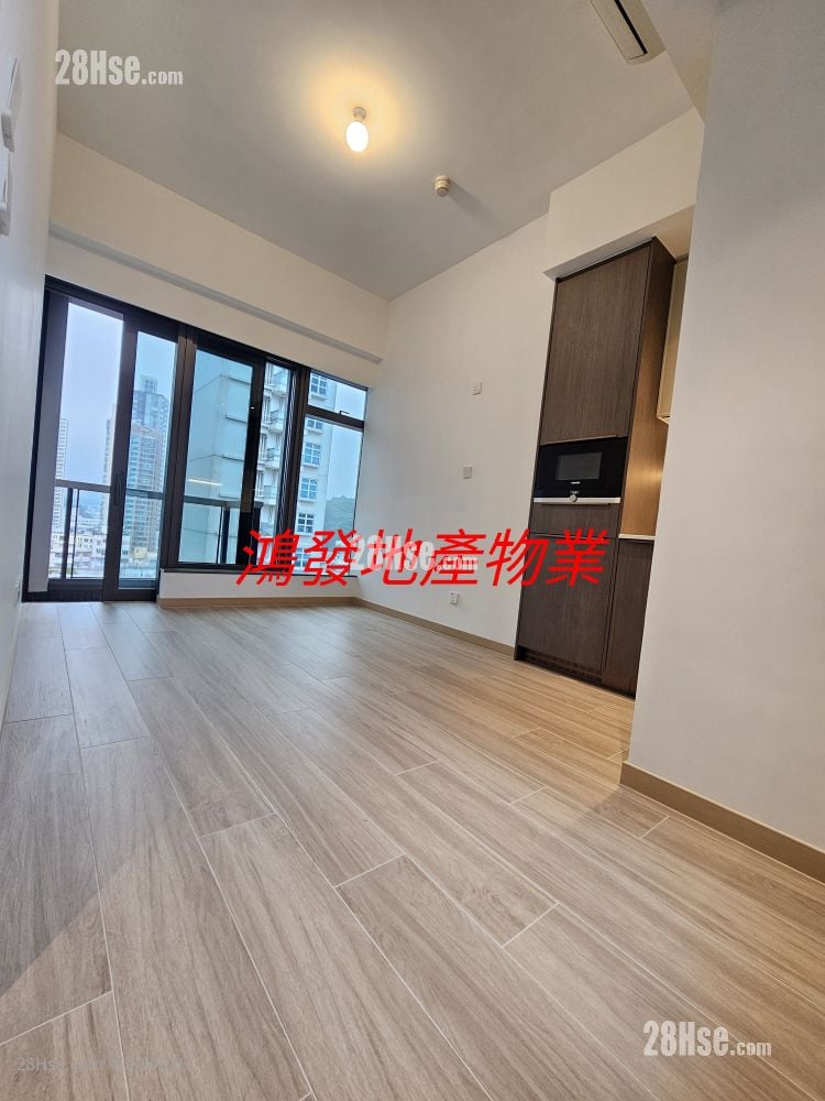 J Loft Rental 238 ft²
