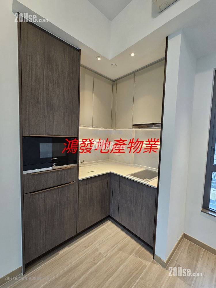 J Loft Rental 238 ft²