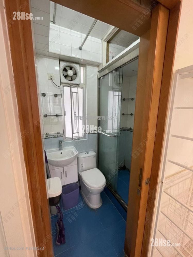 Golden Lion Garden Rental 2 Bedrooms , 1 Bathroom 285 ft²