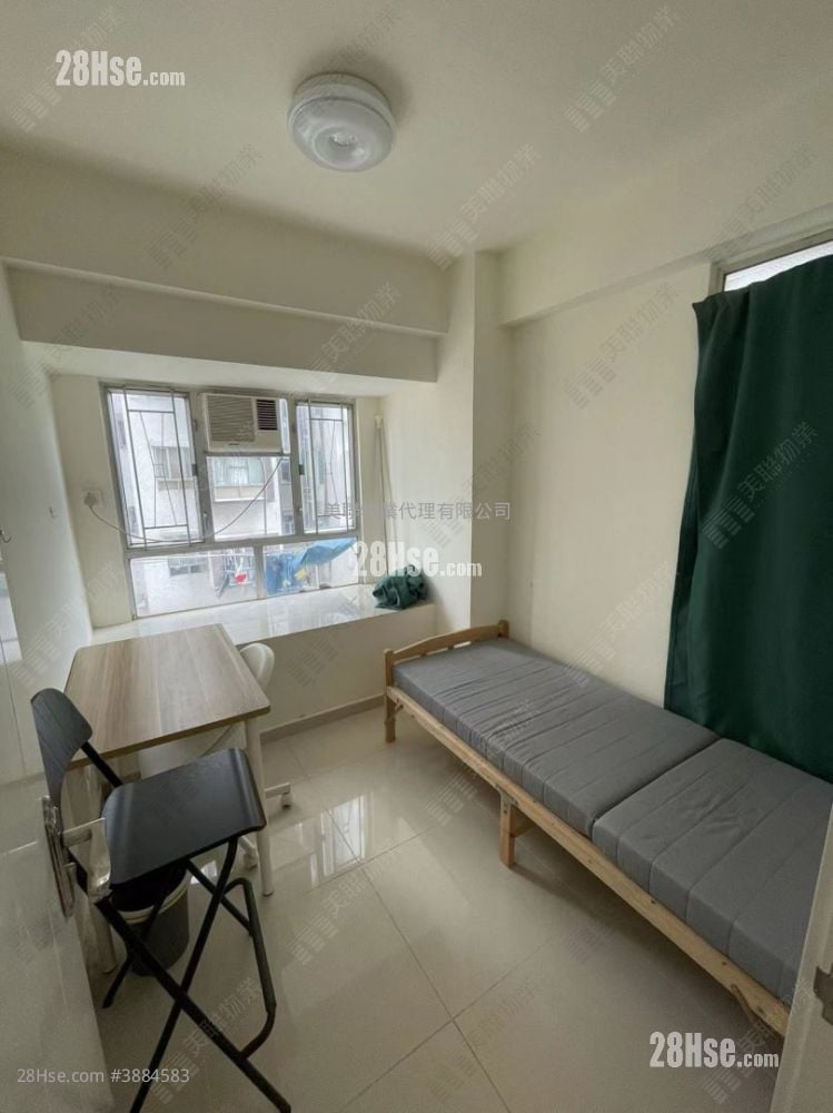Golden Lion Garden Rental 2 Bedrooms , 1 Bathroom 285 ft²