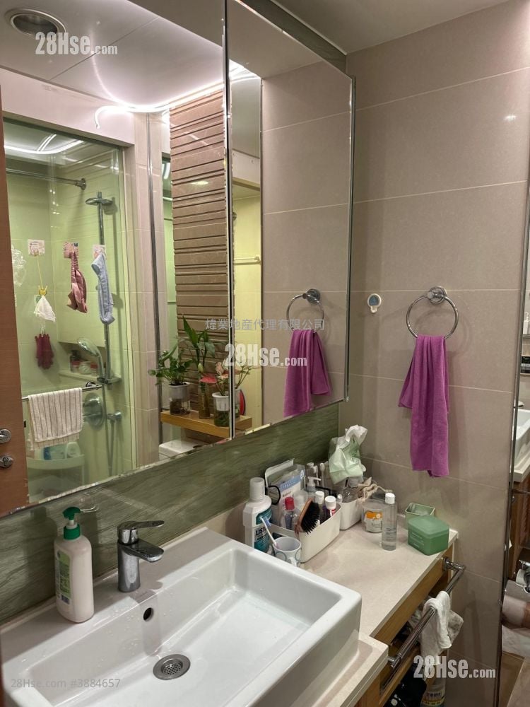 Manhattan Hill Sell 3 Bedrooms , 2 Bathrooms 1,135 ft²
