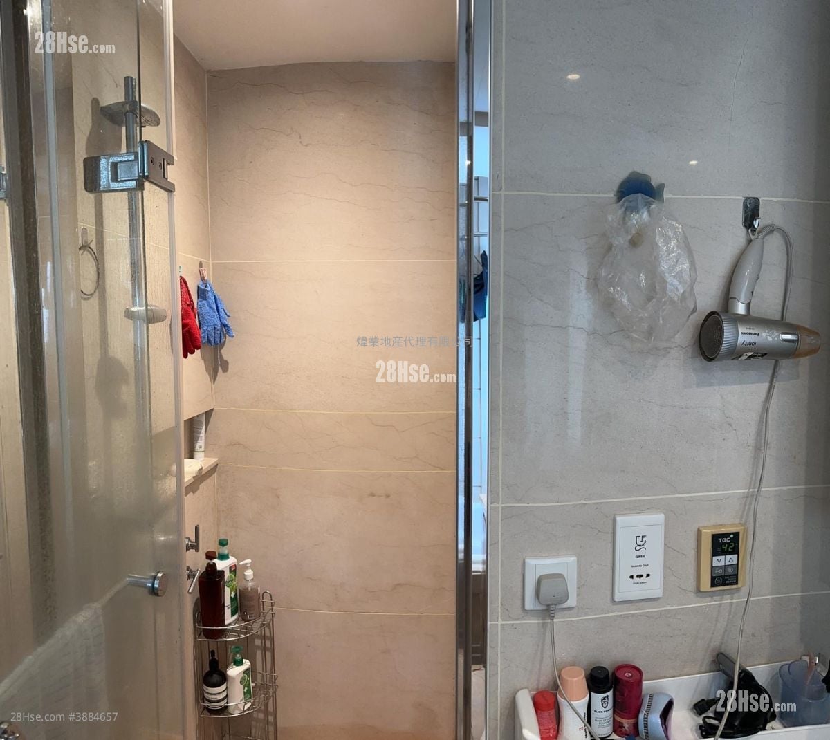 Manhattan Hill Sell 3 Bedrooms , 2 Bathrooms 1,135 ft²