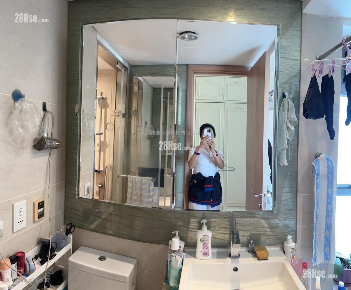 Manhattan Hill Sell 3 Bedrooms , 2 Bathrooms 1,135 ft²