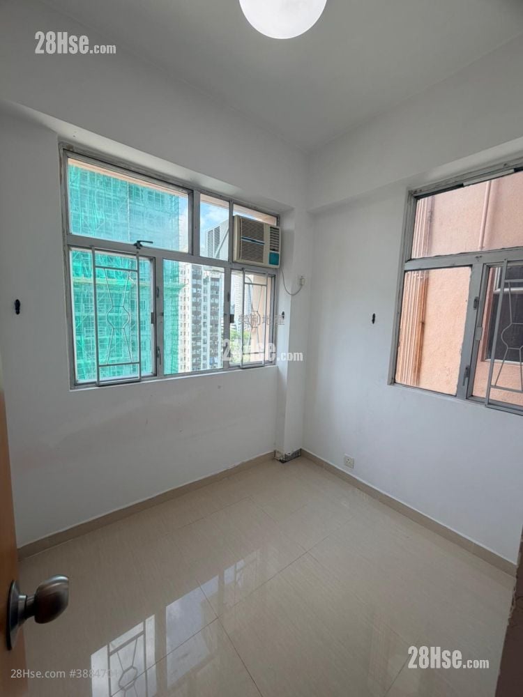 Tung Wai Court Sell 2 Bedrooms , 1 Bathroom 272 ft²