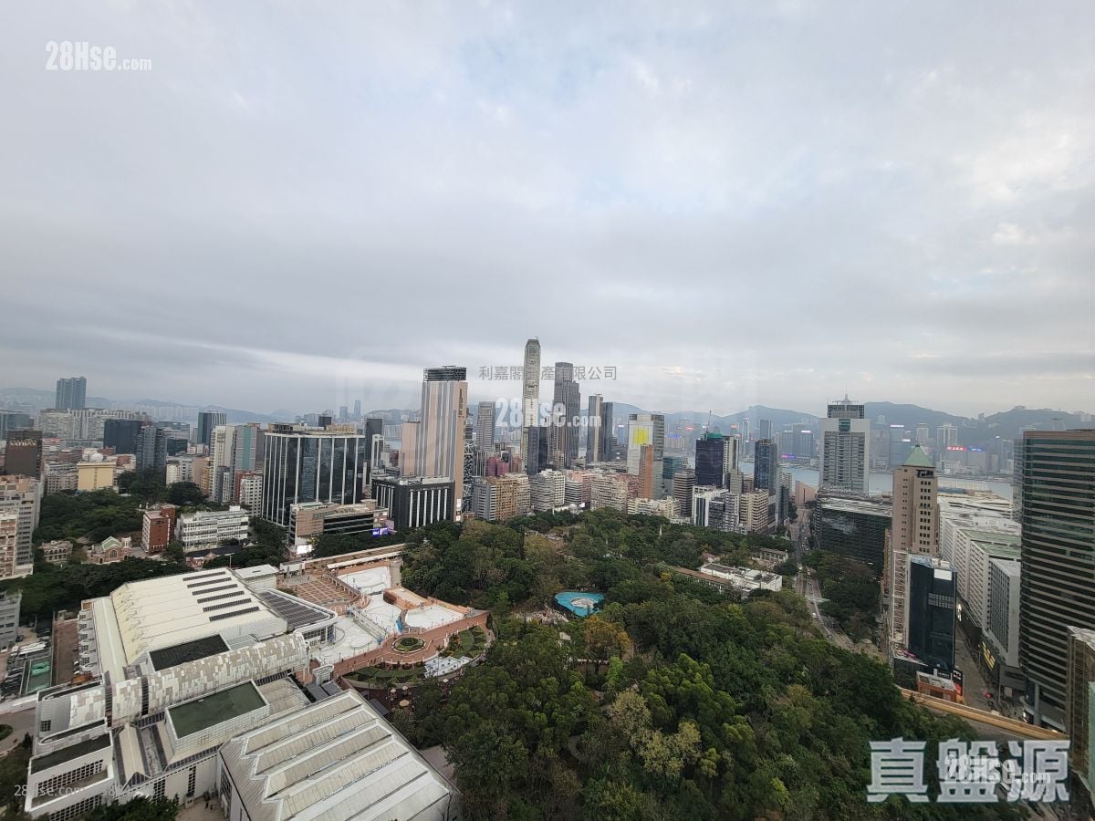 港景峰 售盤 3 房 785 平方呎