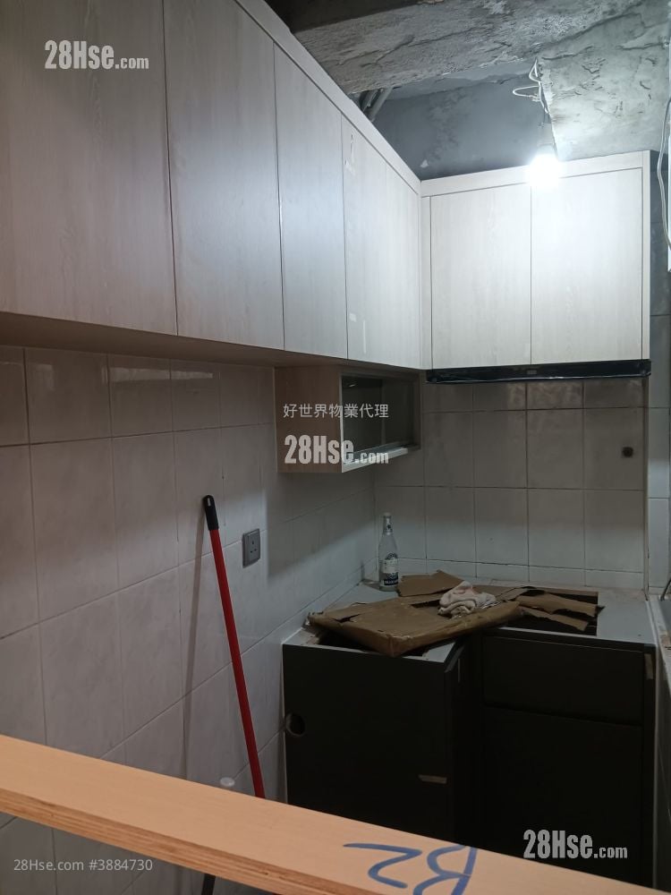 kitchen: Winner Centre Rental 2 Bedrooms , 1 Bathroom 266 ft²
