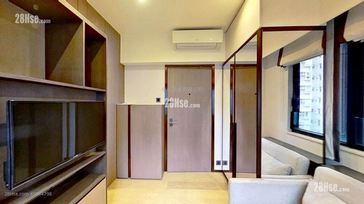 living room: Star Studios Rental Studio , 1 Bathroom 142 ft²