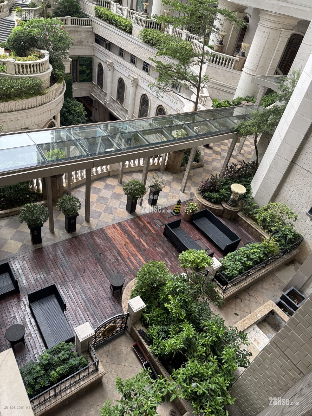厨房露台外的景观view from kitchen’s balcony 