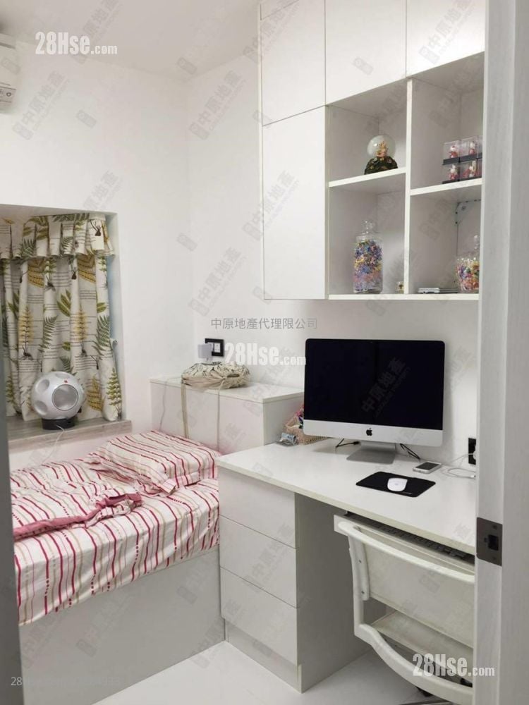 Riviera Gardens Sell 3 Bedrooms , 2 Bathrooms 700 ft²