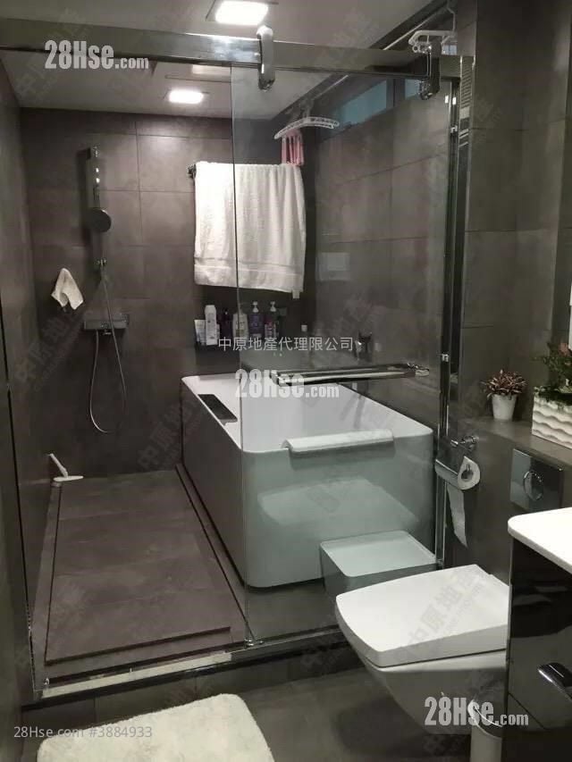 Riviera Gardens Sell 3 Bedrooms , 2 Bathrooms 700 ft²