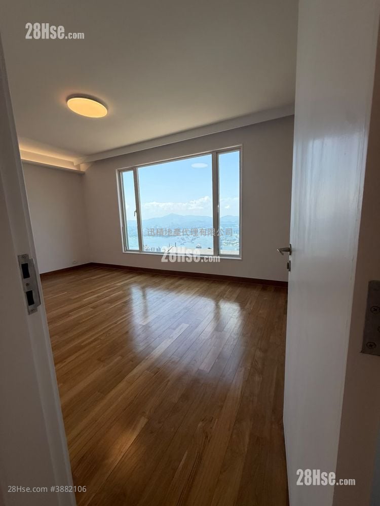 The Highlands Rental 4 Bedrooms , 3 Bathrooms 2,798 ft²