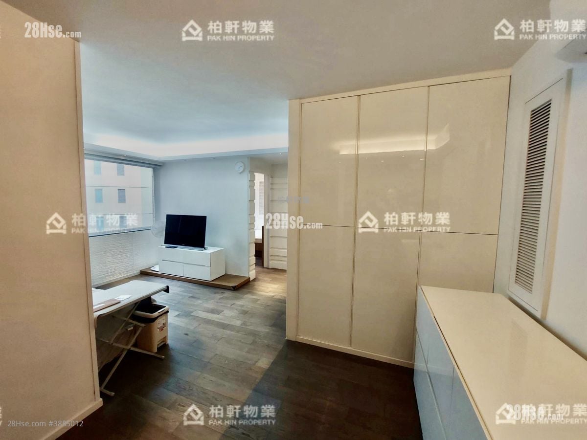 Hoi Kwong Court Rental 2 Bedrooms , 1 Bathroom 469 ft²