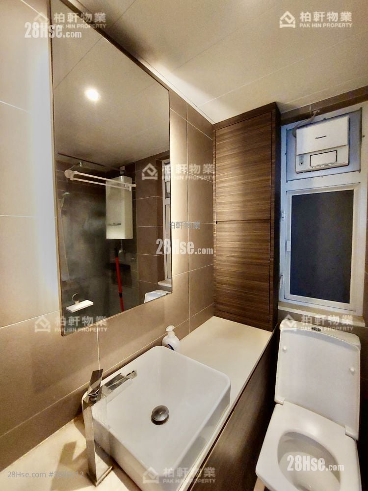 Hoi Kwong Court Rental 2 Bedrooms , 1 Bathroom 469 ft²