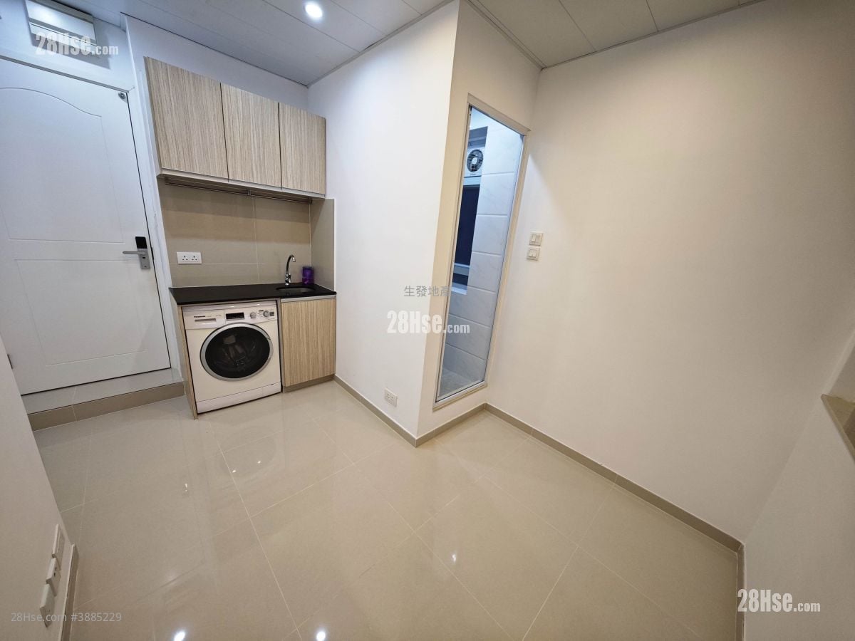 Yin Hing Building Rental Studio , 1 Bathroom 120 ft²