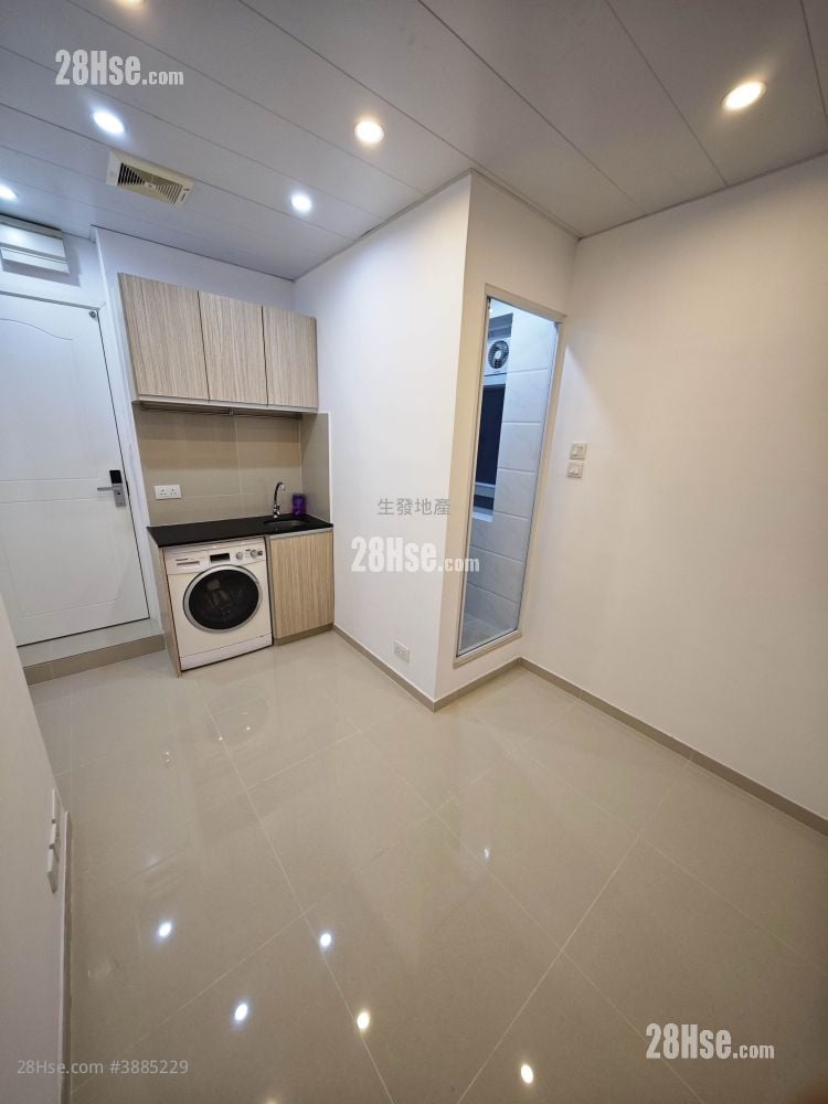 Yin Hing Building Rental Studio , 1 Bathroom 120 ft²