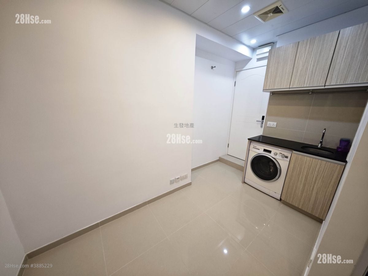 Yin Hing Building Rental Studio , 1 Bathroom 120 ft²
