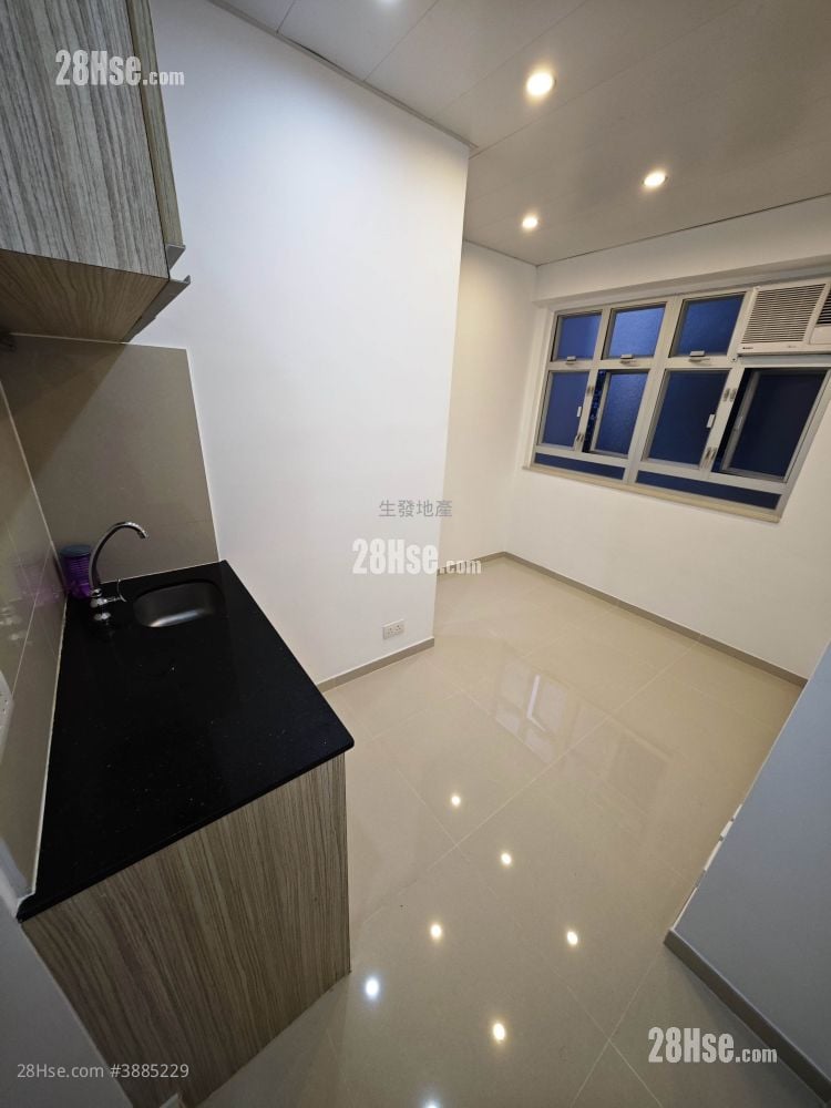 Yin Hing Building Rental Studio , 1 Bathroom 120 ft²