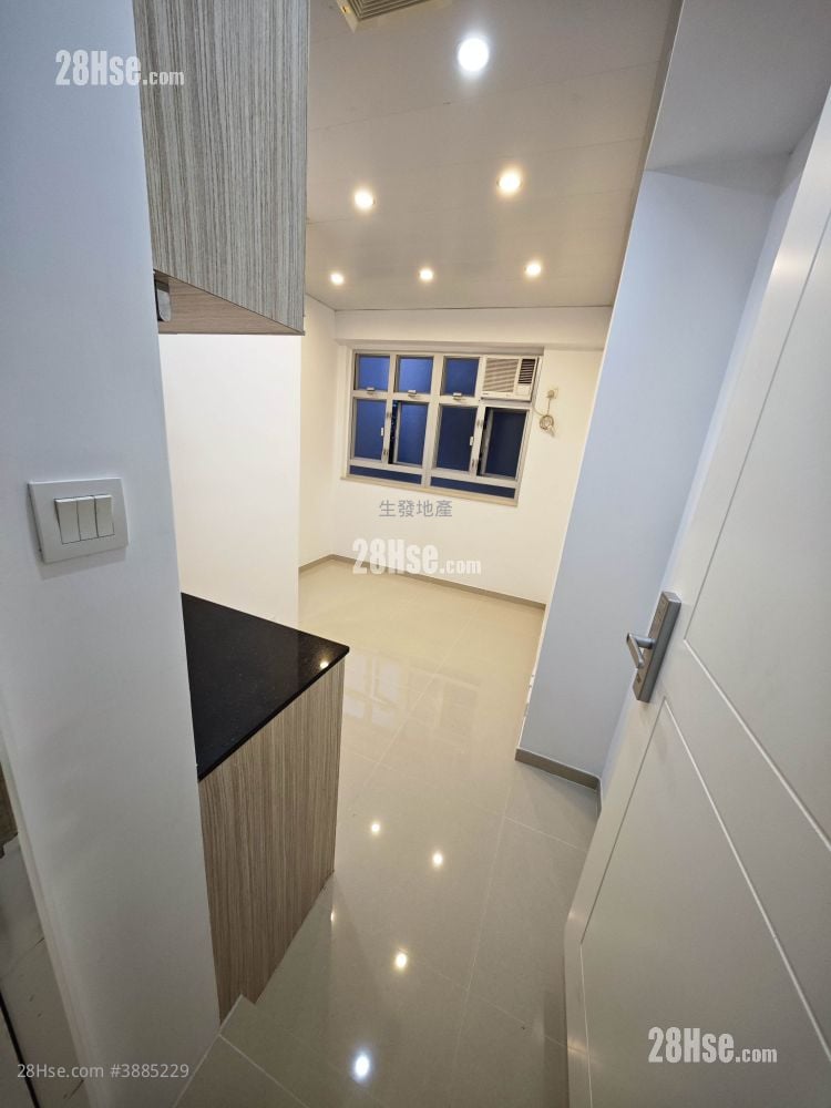 Yin Hing Building Rental Studio , 1 Bathroom 120 ft²