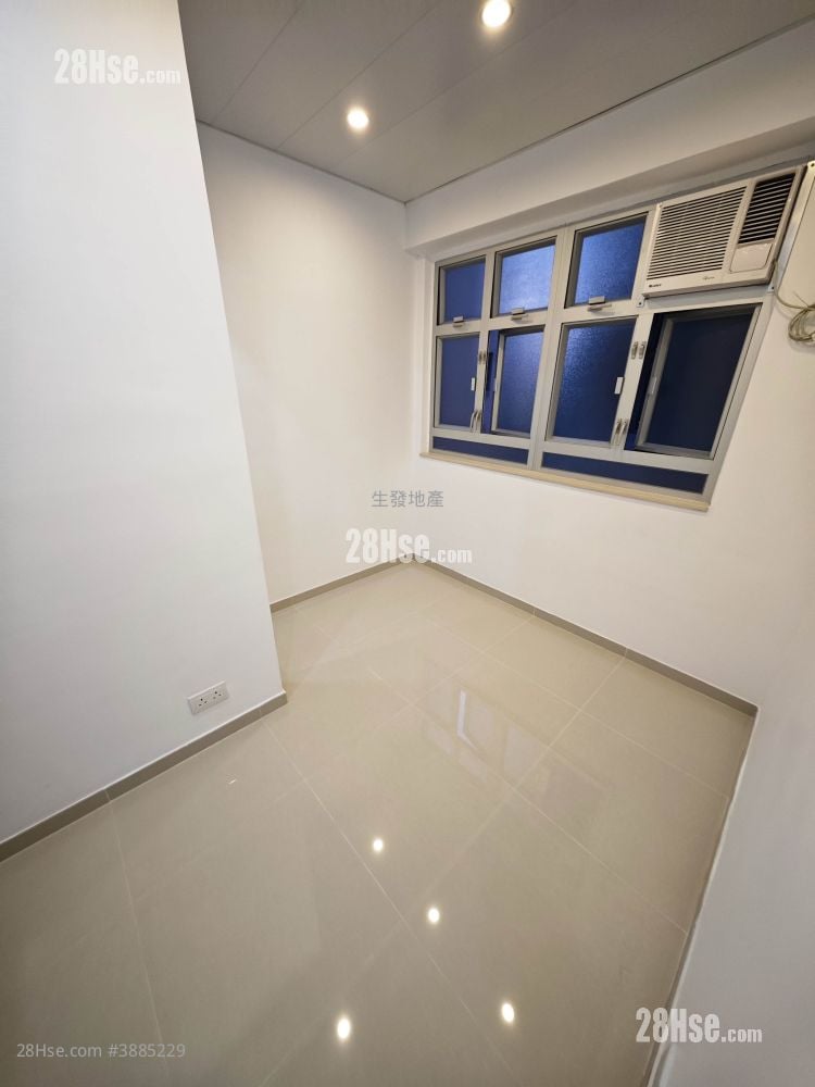 Yin Hing Building Rental Studio , 1 Bathroom 120 ft²