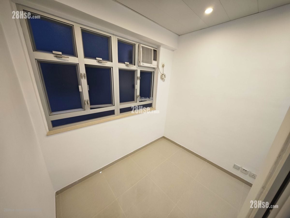 Yin Hing Building Rental Studio , 1 Bathroom 120 ft²