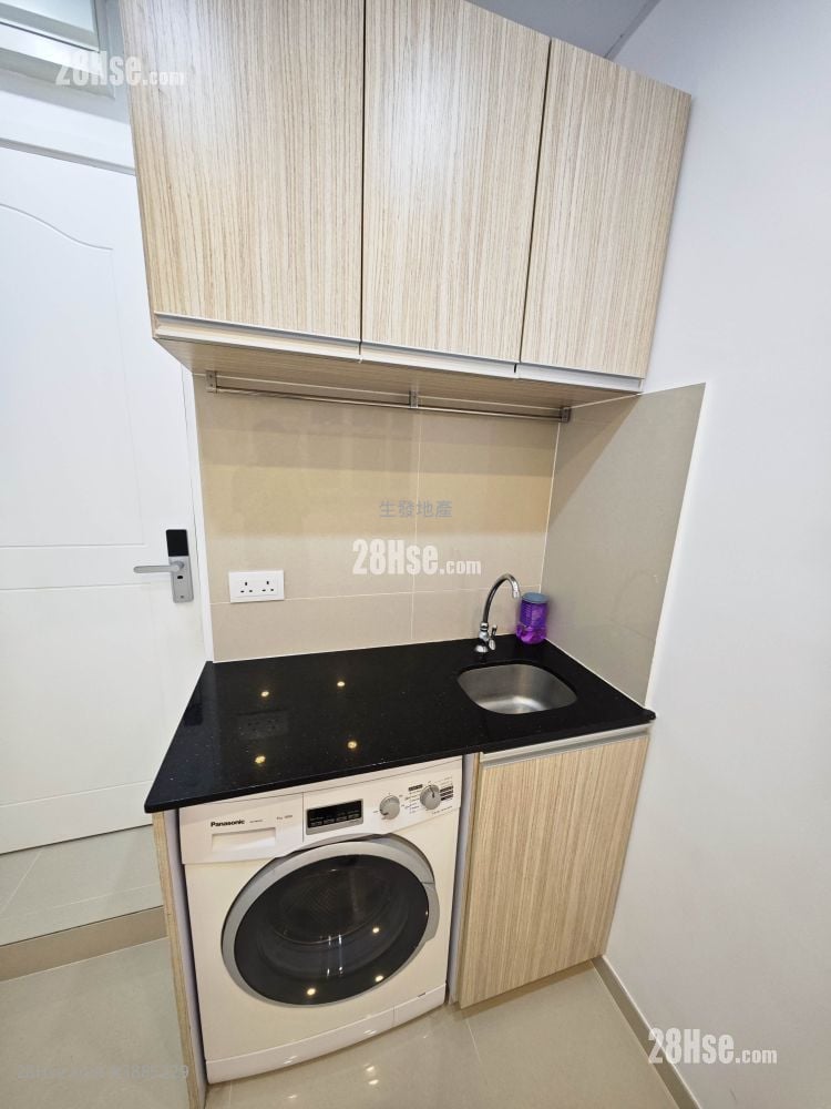 Yin Hing Building Rental Studio , 1 Bathroom 120 ft²