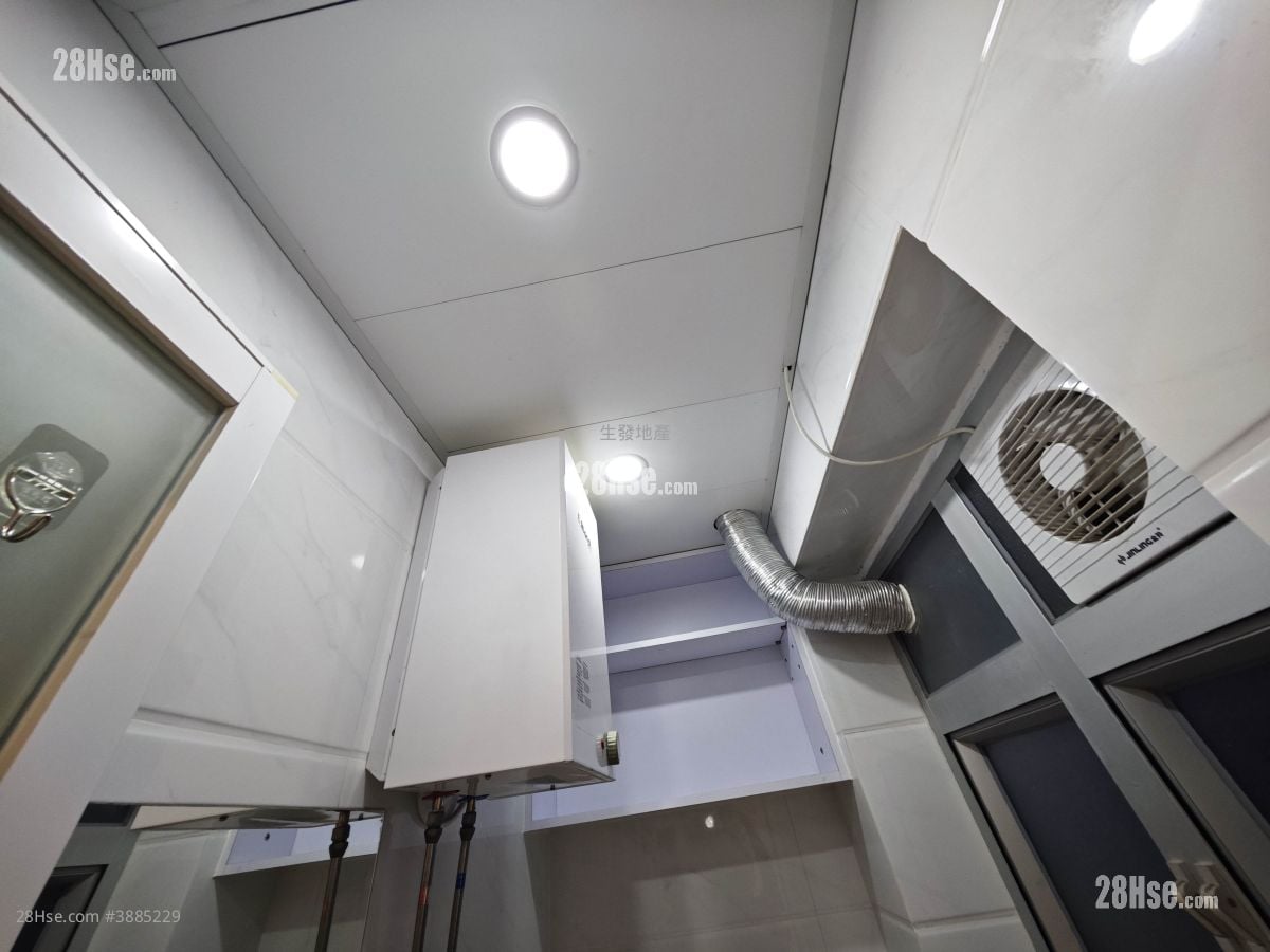 Yin Hing Building Rental Studio , 1 Bathroom 120 ft²