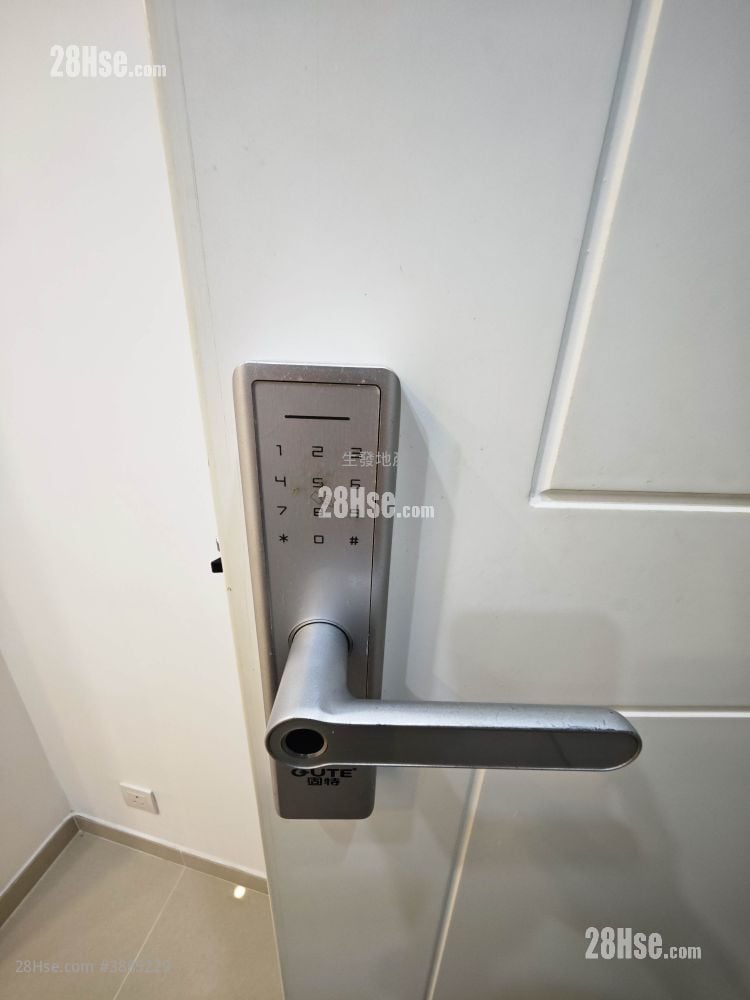 Yin Hing Building Rental Studio , 1 Bathroom 120 ft²