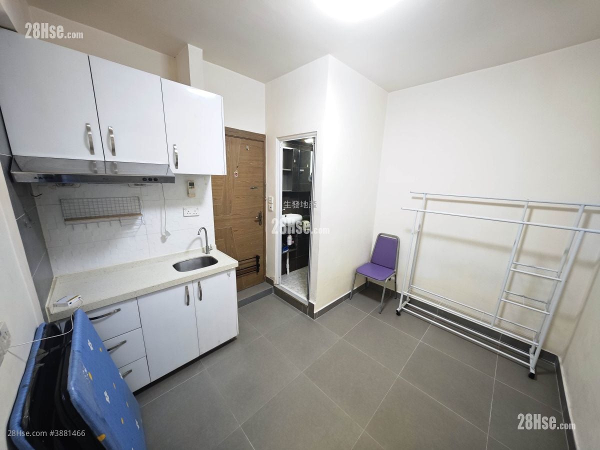 Yin Hing Building Rental Studio , 1 Bathroom 120 ft²